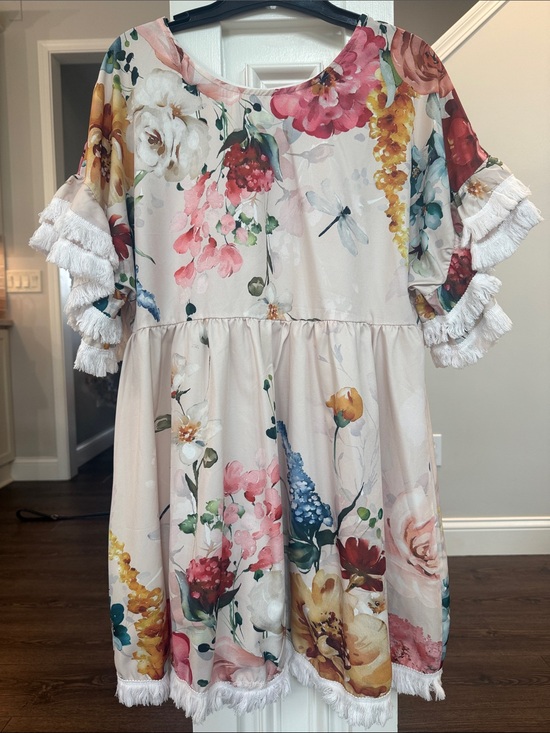 Dresses & Skirts - Bright Bold Floral Midi Flowy Dress with Fringe Like New M